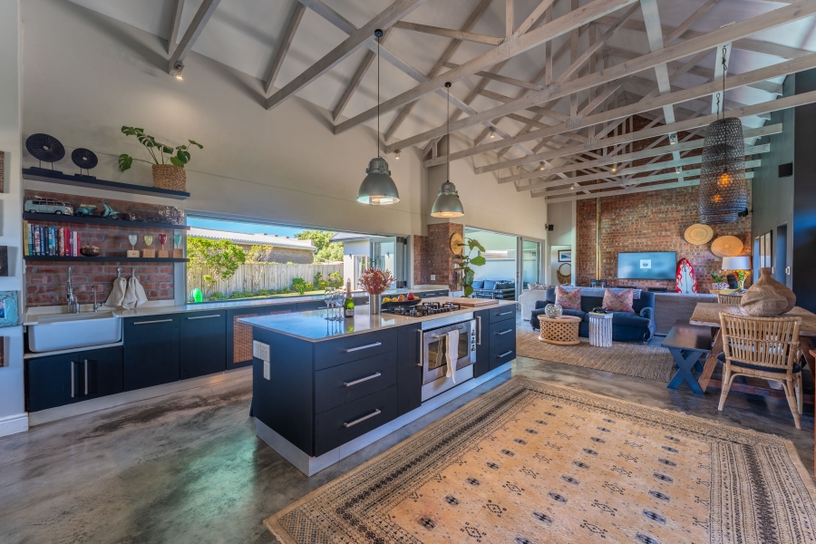 4 Bedroom Property for Sale in Cape St Francis Eastern Cape